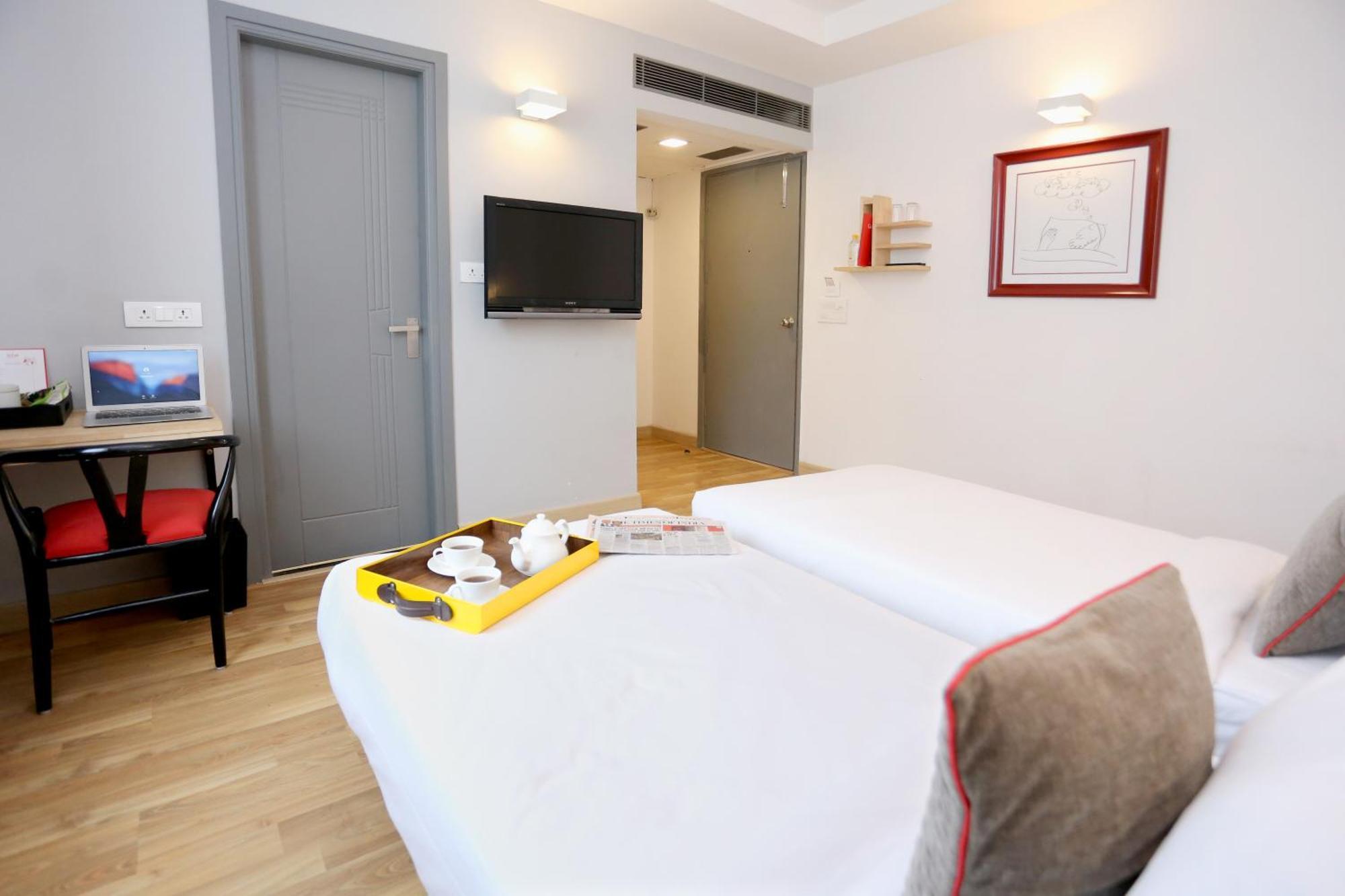 Oyo Townhouse 012 Kaushambi Metro Ghaziabad Hotel Bagian luar foto