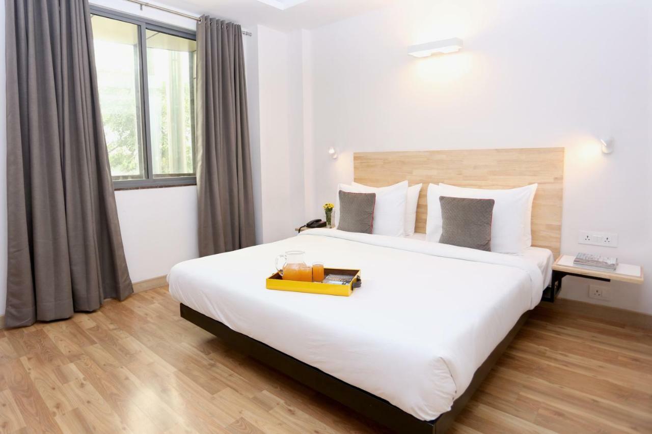 Oyo Townhouse 012 Kaushambi Metro Ghaziabad Hotel Bagian luar foto